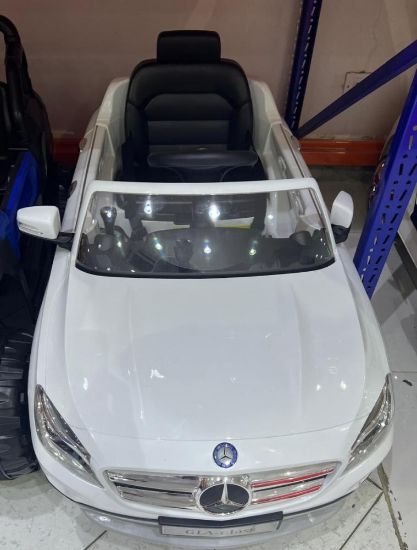 صورة سيارة مرسيدس أطفال